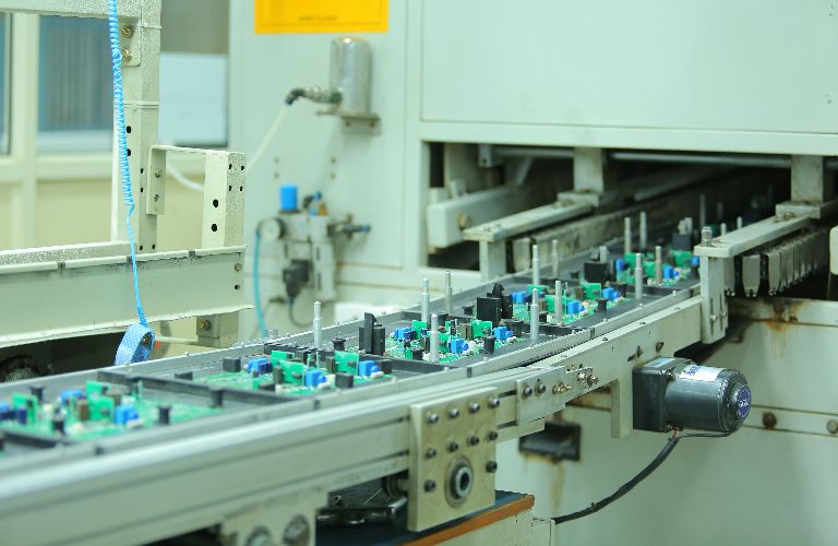 Manufacturing assembly line